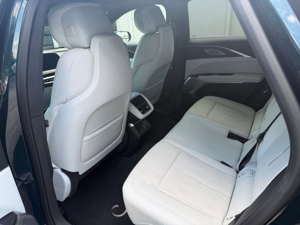 Used 2024 Cadillac Lyriq Luxury w/ LPO, Floor Liner Package RWD image 9