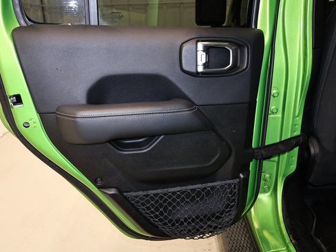 Used 2019 Jeep Wrangler Unlimited Sahara w/ Uconnect 4C Nav & Sound Group image 13