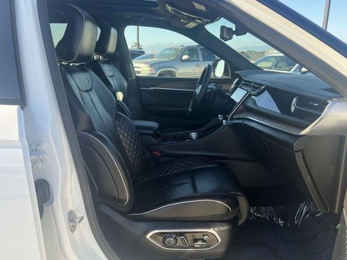 Used 2022 Jeep Grand Cherokee Summit w/ Advanced Protech Group IV image 29