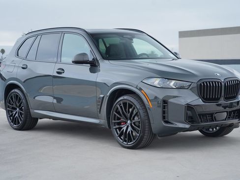 New 2026 BMW X5 xDrive40i w/ M Sport Package AWD/4WD image 3