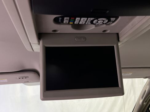 Used 2014 Chrysler Town & Country Touring w/ Trailer Tow Group image 25