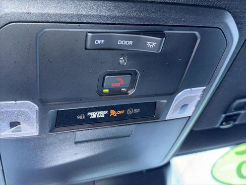 Certified 2025 Toyota Tacoma SR5 image 21