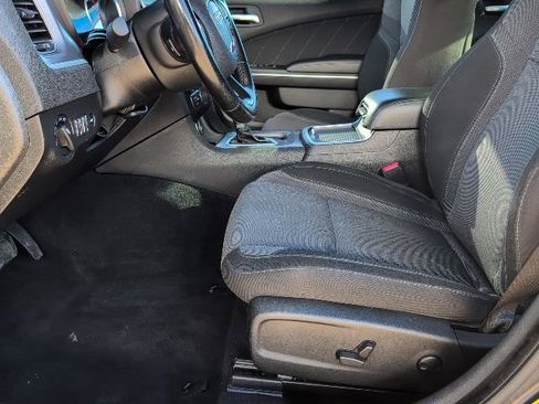 Used 2022 Dodge Charger SXT image 11