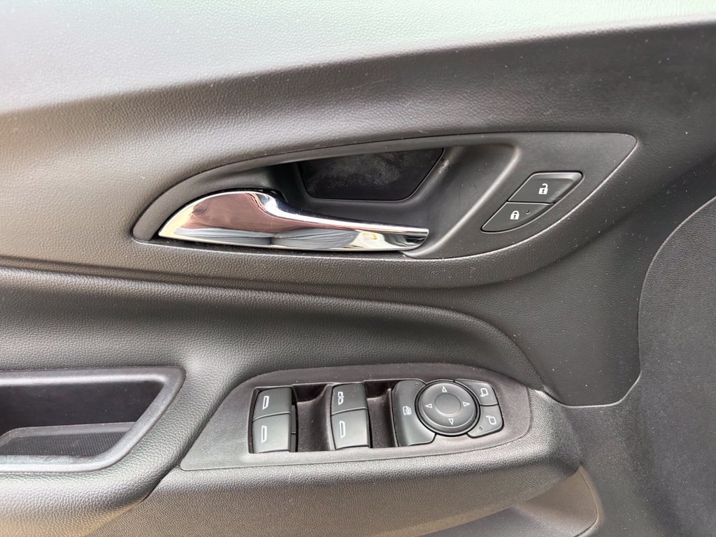 Used 2020 Chevrolet Equinox LT FWD image 14