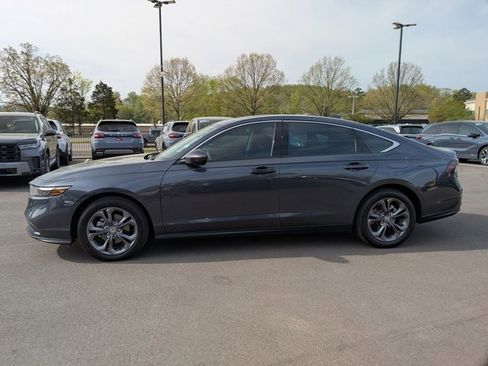 Used 2023 Honda Accord EX image 9