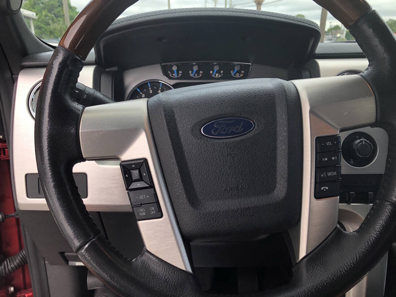 Used 2013 Ford F150 Platinum AWD/4WD image 22