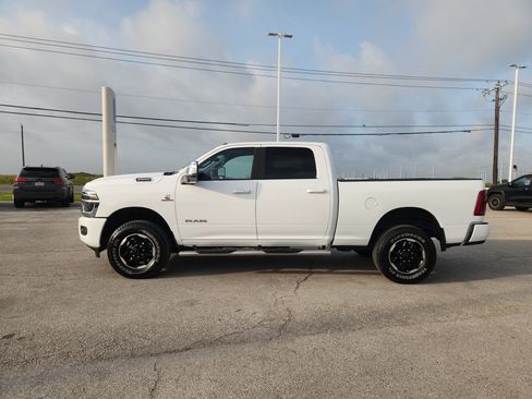 Used 2025 RAM 2500 Laramie AWD/4WD image 4