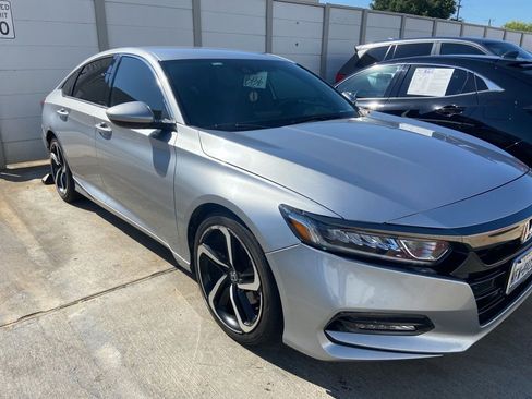 Used 2018 Honda Accord Sport image 4