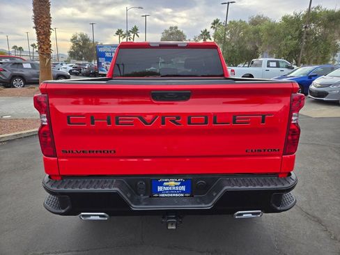 Used 2024 Chevrolet Silverado 1500 Custom Trail Boss w/ LPO, Dark Essentials Package image 5