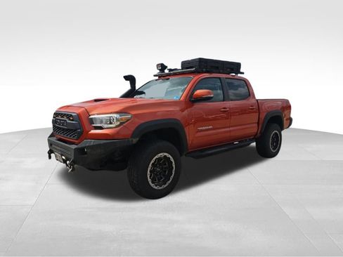 Used 2016 Toyota Tacoma TRD Sport w/ Towing Package AWD/4WD image 2