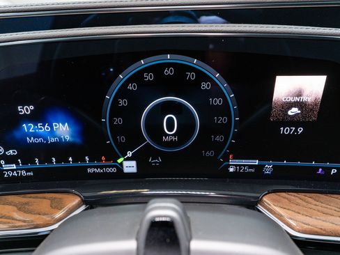 Used 2023 Cadillac Escalade Sport Platinum w/ LPO, ONYX Package image 29