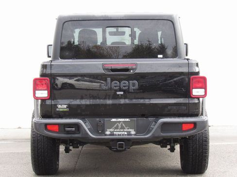 Used 2021 Jeep Gladiator Sport AWD/4WD image 6