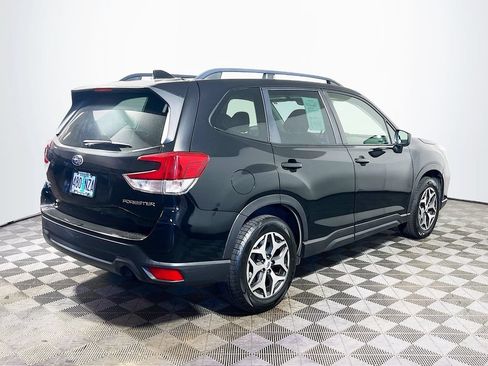Used 2021 Subaru Forester Premium AWD/4WD image 7