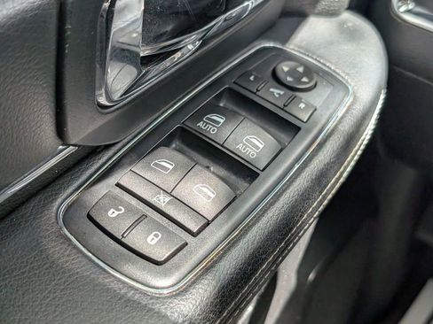 Used 2016 RAM 1500 Laramie w/ Convenience Group AWD/4WD image 17