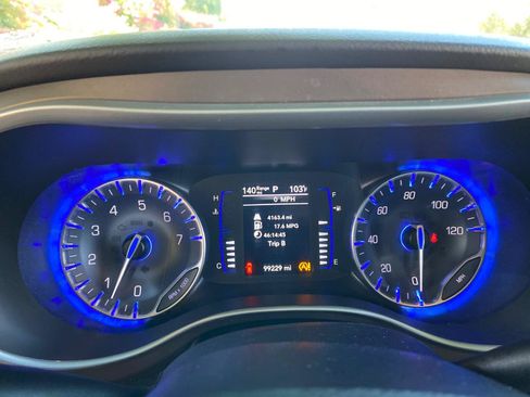 Used 2019 Chrysler Pacifica LX w/ Tire & Wheel Group FWD image 55