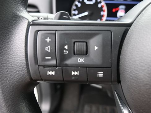 Used 2023 Nissan Rogue S AWD/4WD image 24