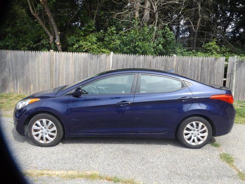 Used 2012 Hyundai Elantra GLS image 1