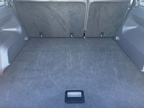 Used 2025 Volkswagen Atlas Cross Sport SE image 11