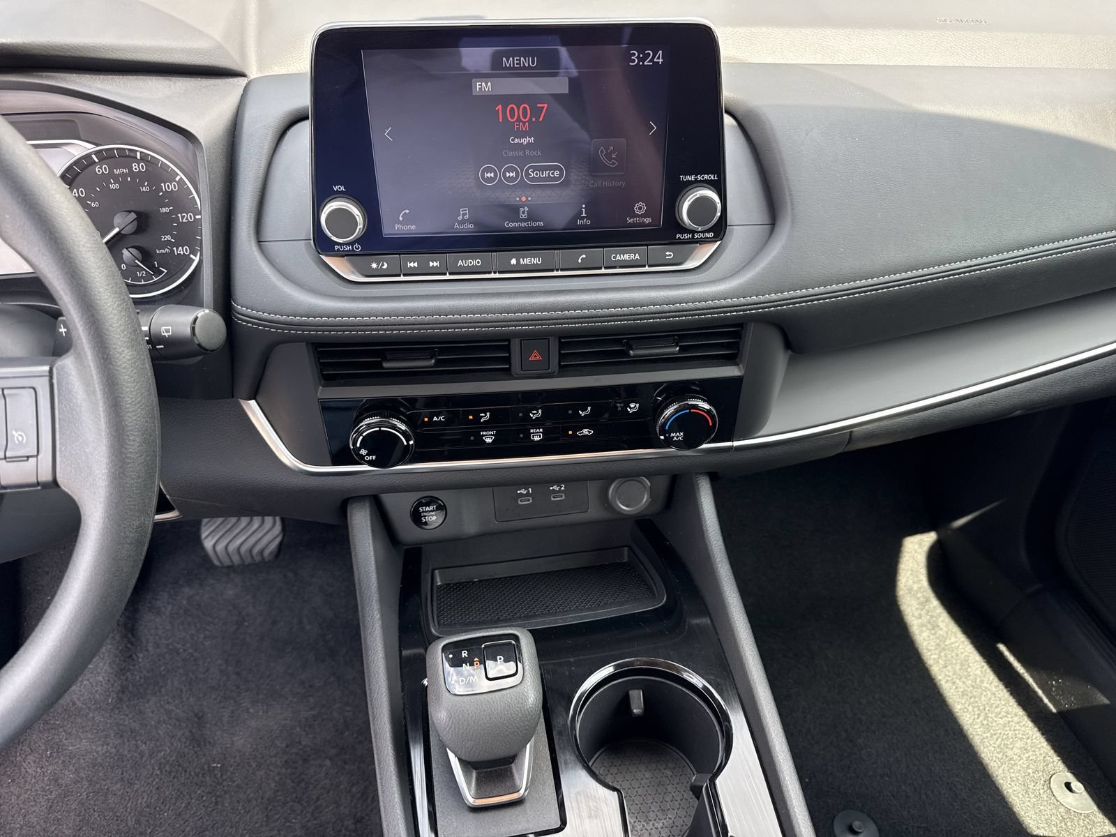 Used 2025 Nissan Rogue S FWD image 27