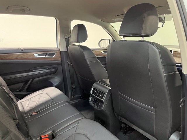 Used 2025 Volkswagen Atlas SE AWD/4WD image 15