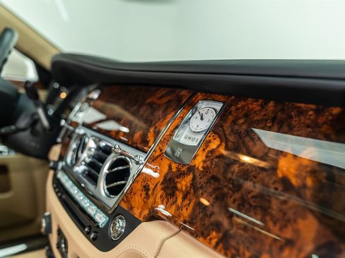 Used 2013 Rolls-Royce Ghost image 70