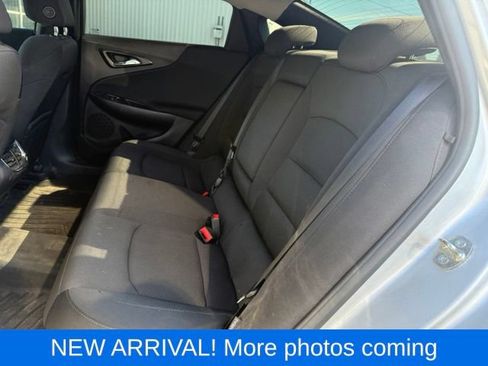 Used 2018 Chevrolet Malibu Hybrid w/ Driver Confidence Package FWD image 10