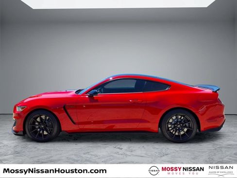 Used 2016 Ford Mustang Shelby GT350 w/ Technology Package RWD image 5