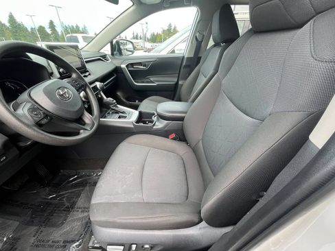 Used 2025 Toyota RAV4 XLE w/ Convenience Package AWD/4WD image 28