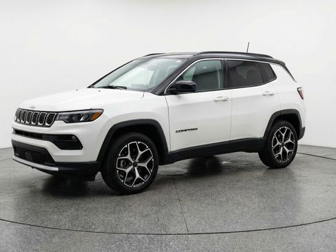 Used 2025 Jeep Compass Limited AWD/4WD image 3