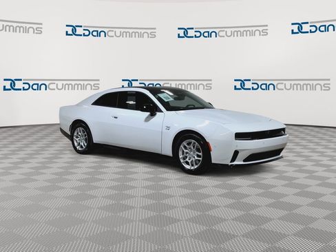 Used 2025 Dodge Charger R/T w/ Quick Order Package 25M R/T image 2