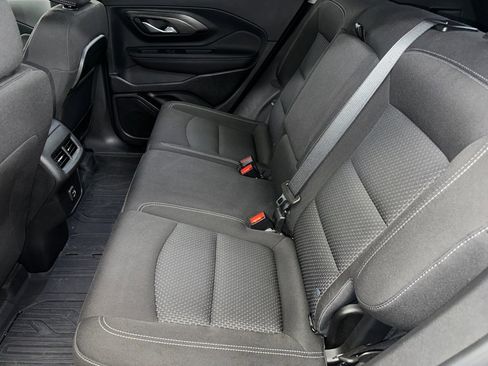 Used 2022 GMC Terrain SLE w/ Driver Convenience Package image 18