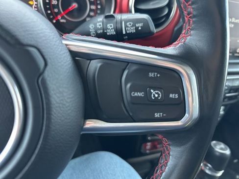 Used 2022 Jeep Wrangler Unlimited Rubicon w/ Cold Weather Group image 18