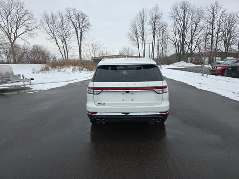 Used 2022 Lincoln Aviator Reserve w/ Equipment Group 201A image 6