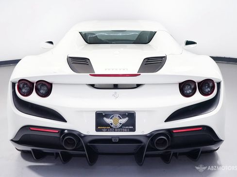 Used 2021 Ferrari F8 Tributo RWD image 8