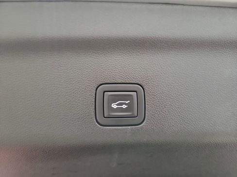 Certified 2024 Chevrolet Tahoe Z71 w/ Luxury Package AWD/4WD image 23