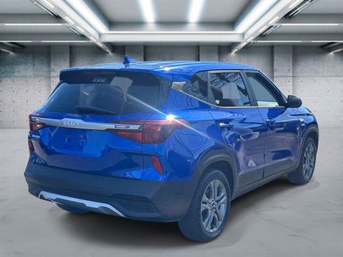 Used 2022 Kia Seltos LX AWD/4WD image 4