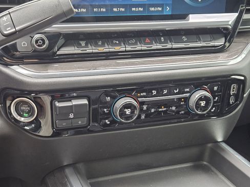 Used 2024 Chevrolet Silverado 2500 LTZ w/ LTZ Convenience Package AWD/4WD image 22