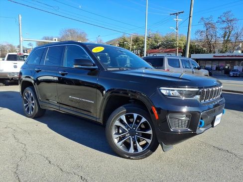 Used 2023 Jeep Grand Cherokee Overland w/ Luxury Tech Group IV image 2