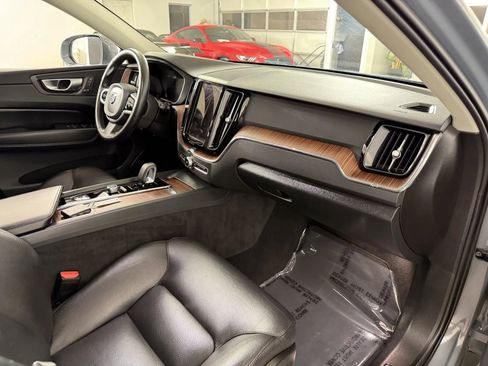 Used 2023 Volvo XC60 B5 Plus AWD/4WD image 38