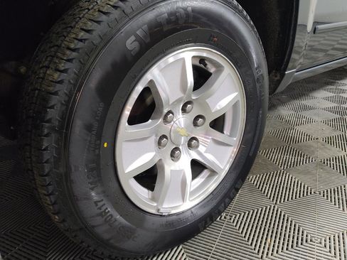 Used 2018 Chevrolet Silverado 1500 LT w/ All Star Edition image 31