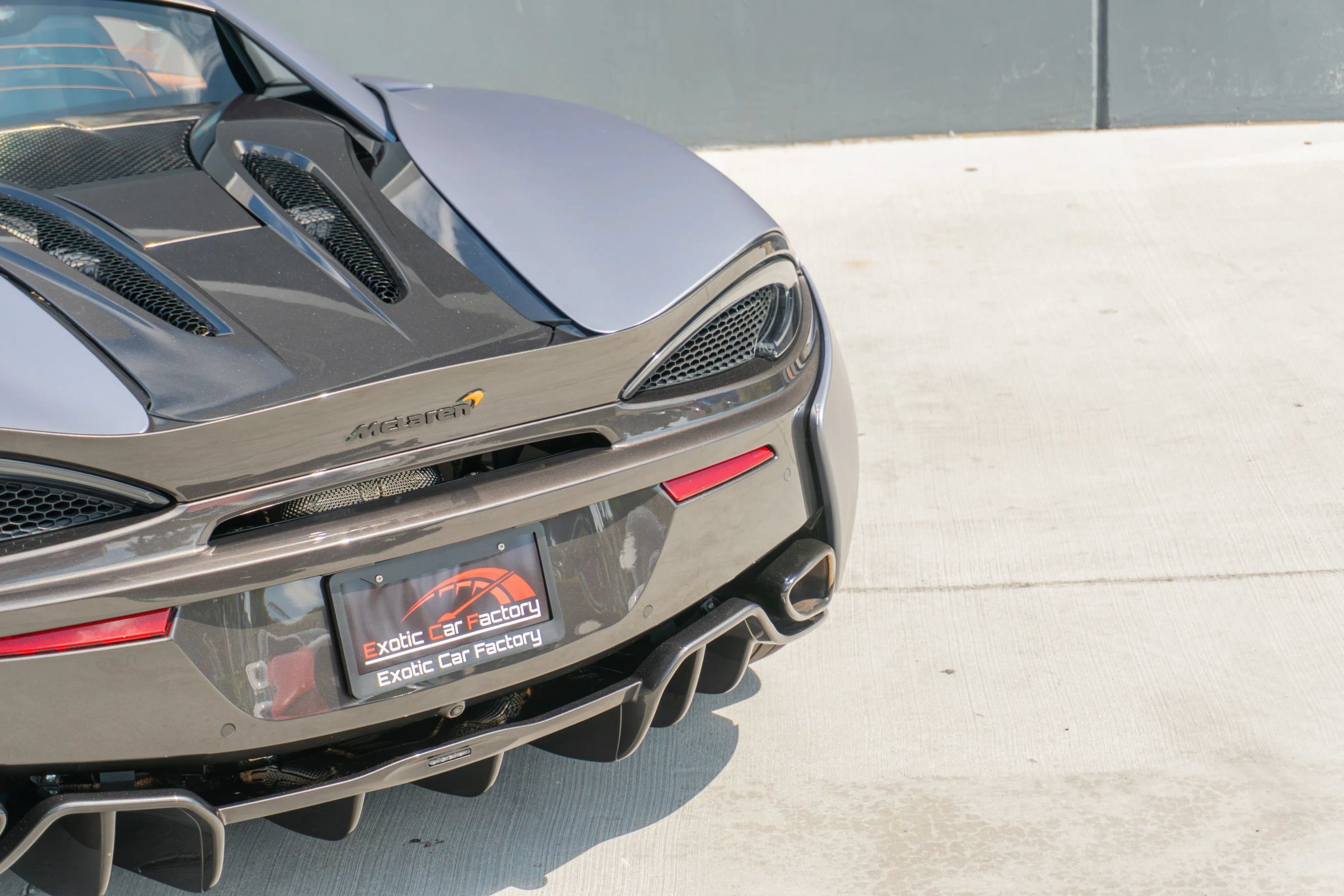 Used 2017 McLaren 570S Coupe RWD image 46