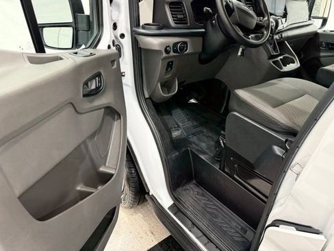 Used 2024 Ford Transit 350 XLT image 13