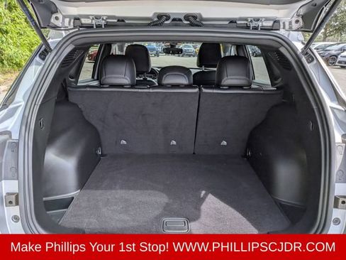 Certified 2025 Jeep Compass Latitude AWD/4WD image 12