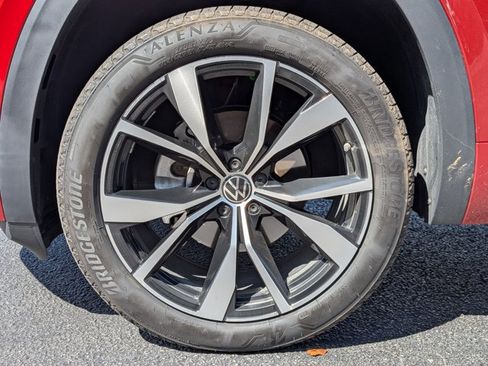 Used 2024 Volkswagen Atlas SEL Premium R-Line AWD/4WD image 18