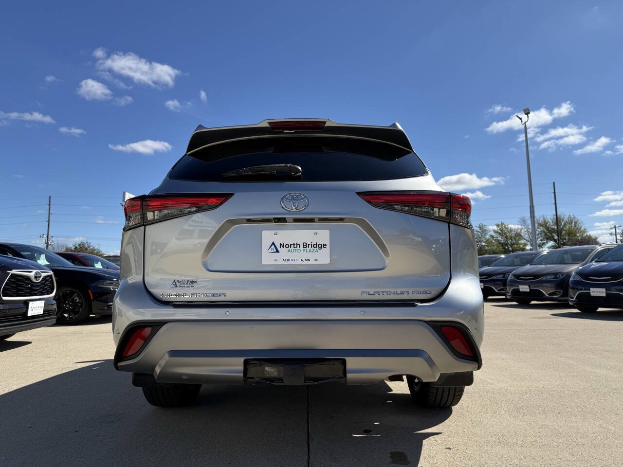 Used 2021 Toyota Highlander Limited AWD/4WD image 32