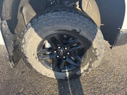 Used 2024 Chevrolet Silverado 1500 LT Trail Boss w/ LT Trail Boss Premium Package image 9