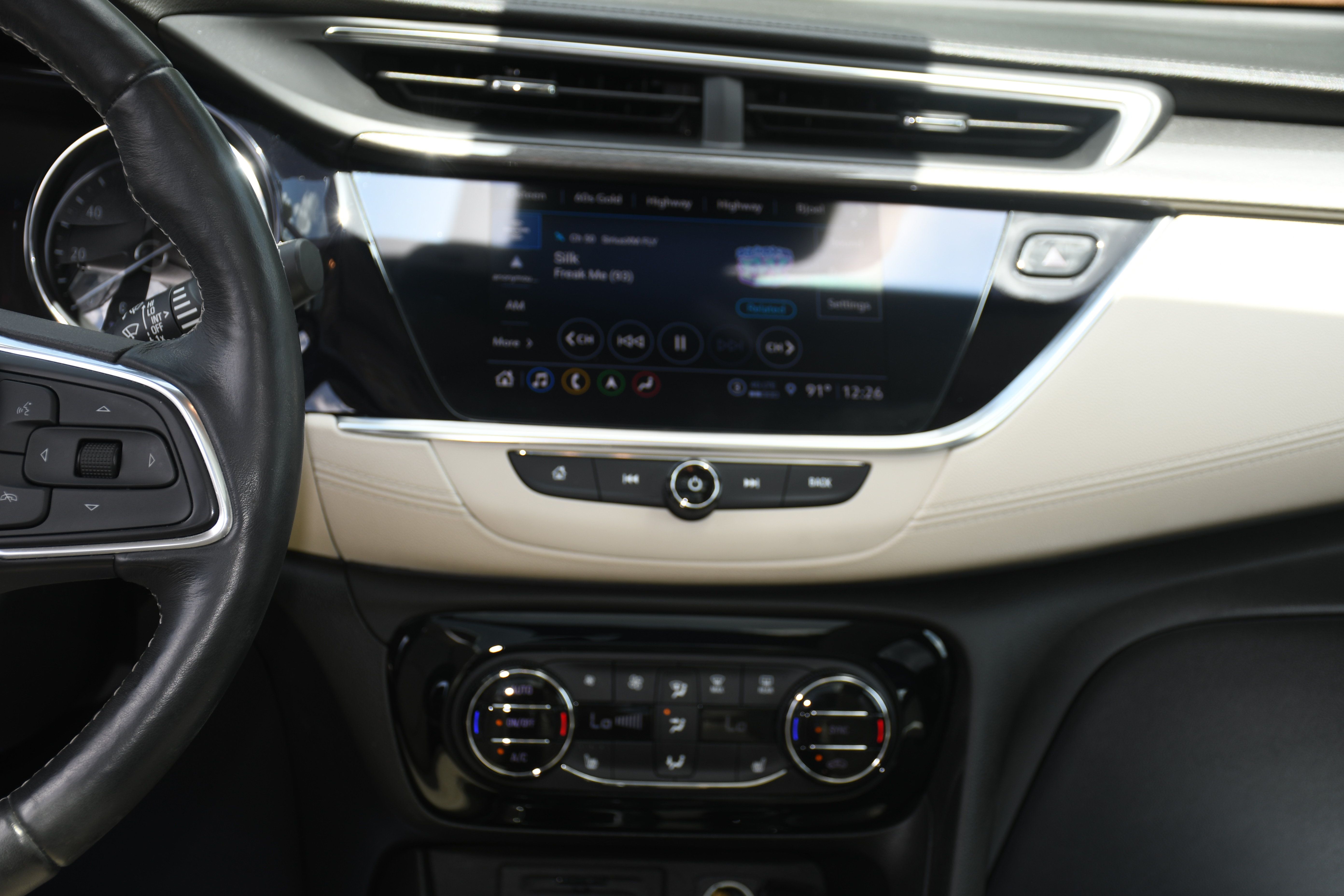 Used 2021 Buick Encore GX Essence w/ Advanced Technology Package AWD/4WD image 18
