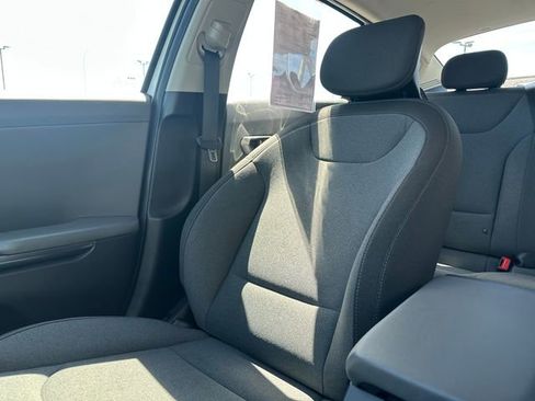 Used 2025 Kia K4 FWD image 20