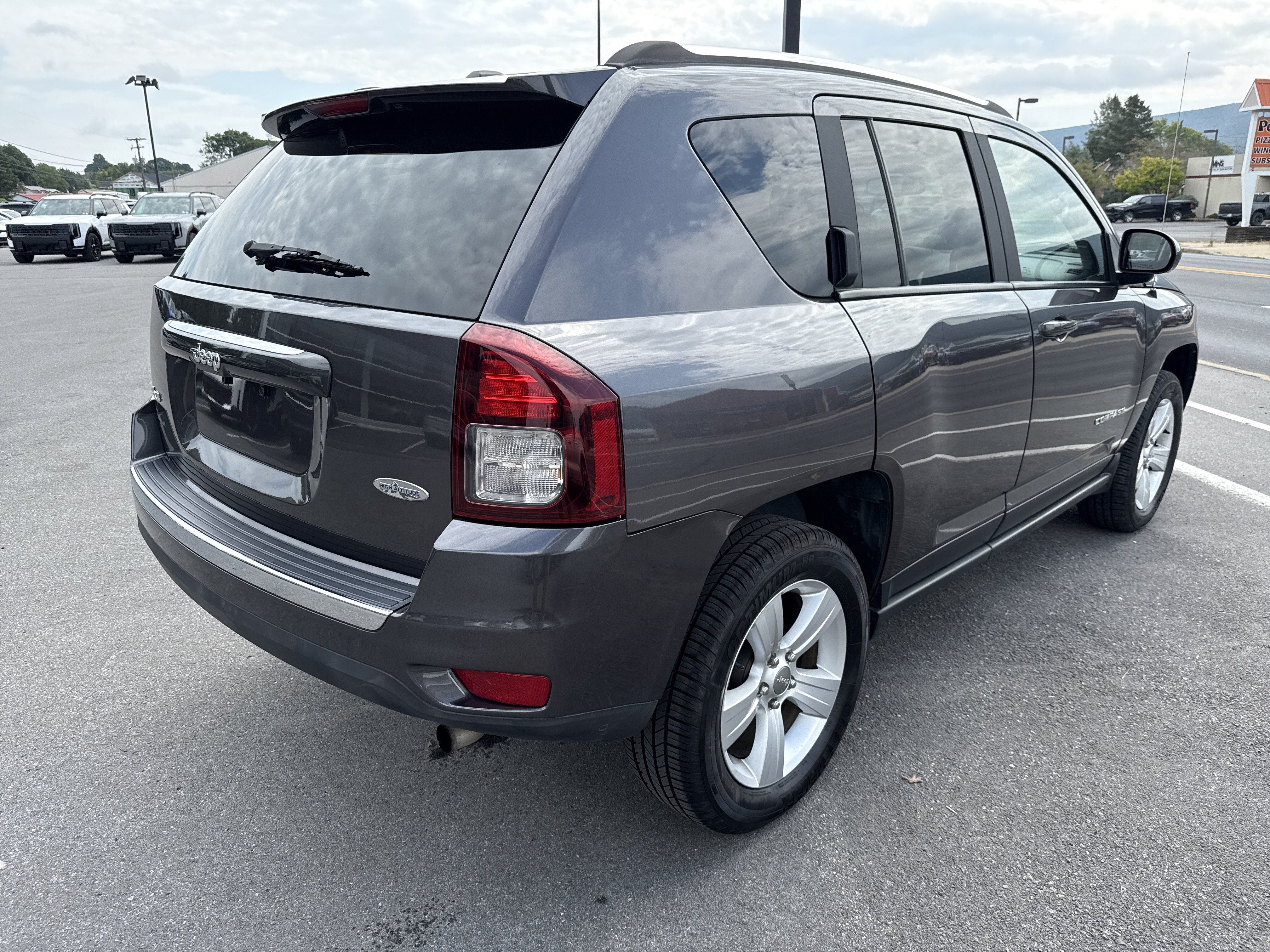 Used 2015 Jeep Compass High Altitude AWD/4WD image 3