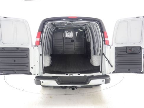 Used 2021 GMC Savana 2500 Extended w/ Driver Convenience Package image 11